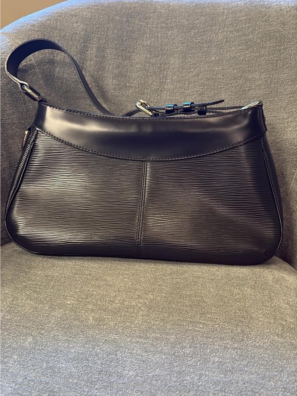 Louis Vuitton Black Epi Leather Shoulder Hobo